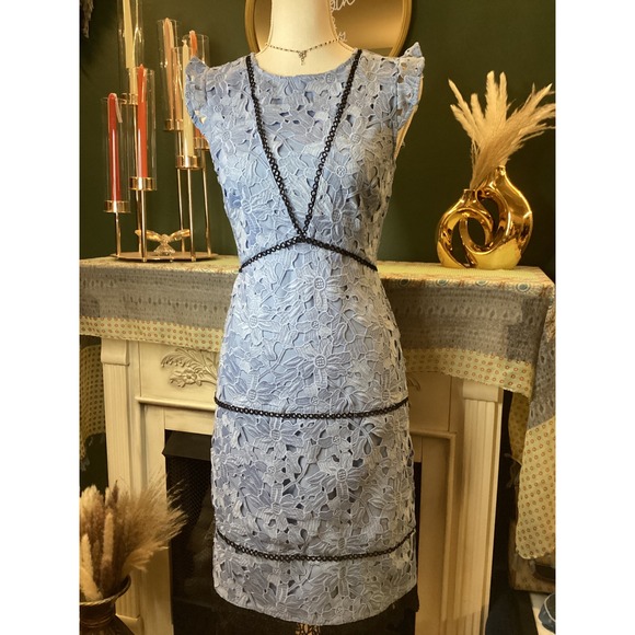 Warehouse Dresses & Skirts - Warehouse Blue Floral‎ Guipure Lace Sheath Dress Black Trim Cap Sleeve Size 2